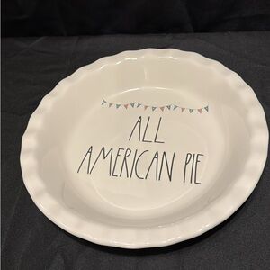 All American Pie Dish - Cream